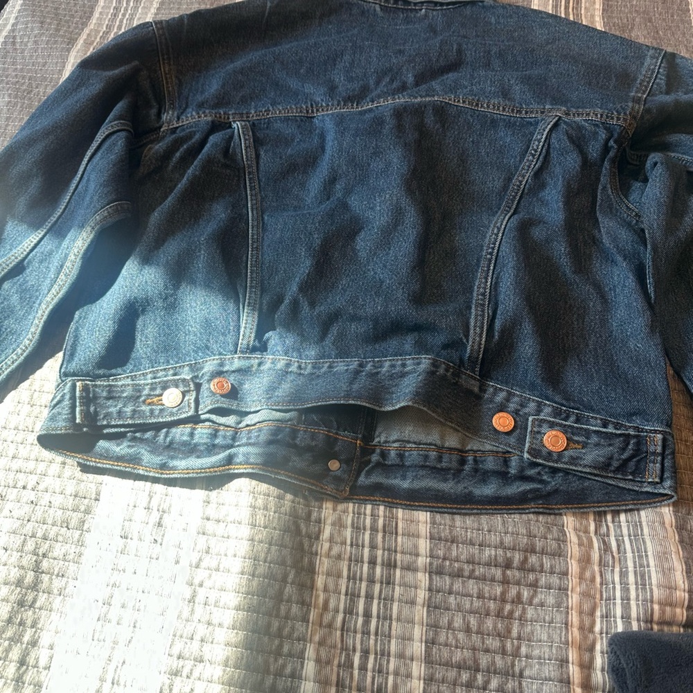‘90s TRUCKER JACKET Levi's Classic Blue Jean Jacket - Picture 12 of 13